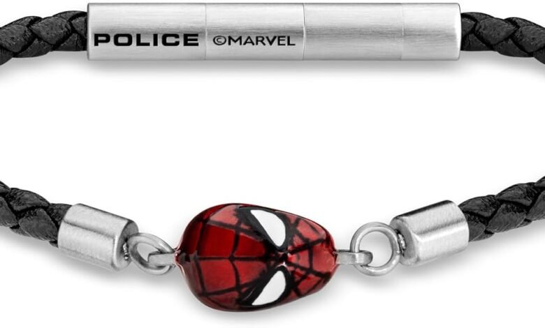 سوار POLICE Web Slinger جلد أسود وقفل مغناطيسي POLICE Web Slinger Bracelet - Black Leather with Iconic Red Spider-Man Mask & Magnetic Closure - Bold Men's Style
