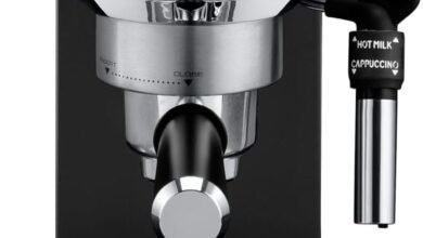 ماكينة قهوة اسبريسو ديلونجي Dedica EC685.BK 15 بار 1350 واط DeLonghi Dedica Pump Espresso coffee machine, 15 bar, 1350W, Black - EC685.BK