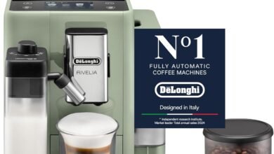 ماكينة قهوة De'Longhi Rivelia أوتوماتيكية بحليب كريما De'Longhi Rivelia Fully Automatic Coffee Machine with LatteCrema Hot, Automatic Milk Frother, Compact Size Bean to Cup Coffee Machine, 22+ Recipes, Full Touch Colored Display, EXAM441.55.GR, Green